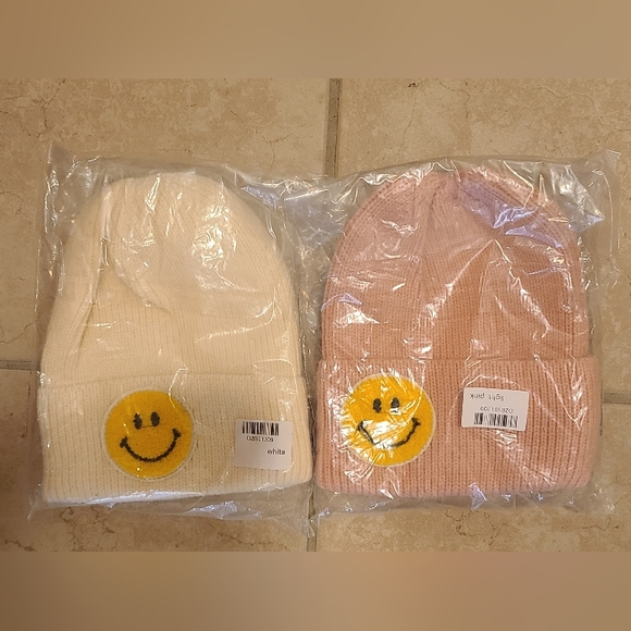 New Bundle of 2 Knit Ribbed Smiley Face Hat Beanies, Cream & Light Pink y2k - Picture 3 of 6